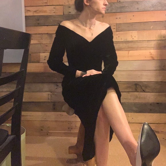 Vintage Black Velvet Dress - Picture 7 of 15